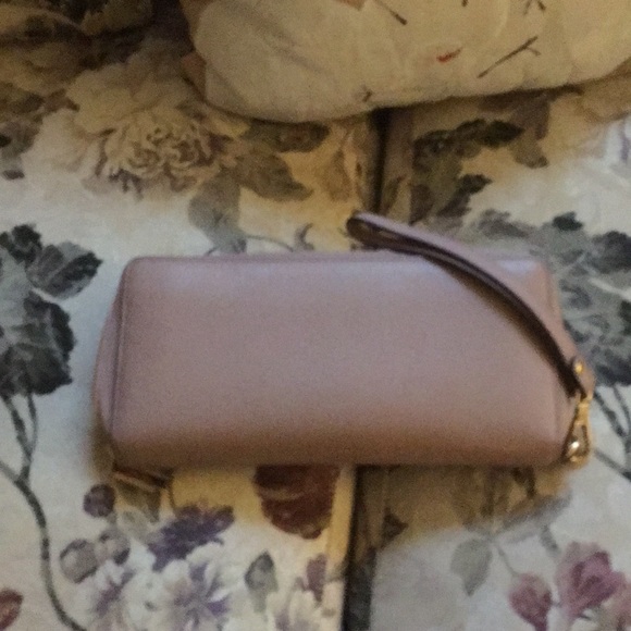 Used Michael Kors wallet/ wristlet. - Picture 4 of 5